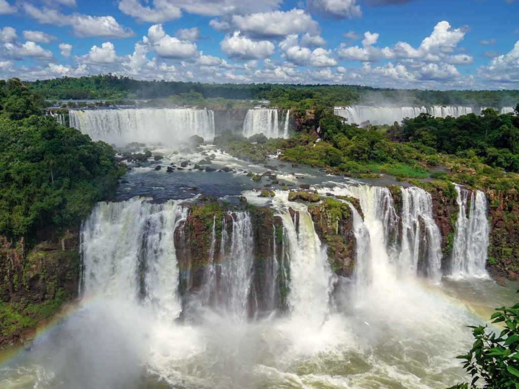 Iguazú-Wasserfälle im Grenzgebiet Argentinien-Brasilien