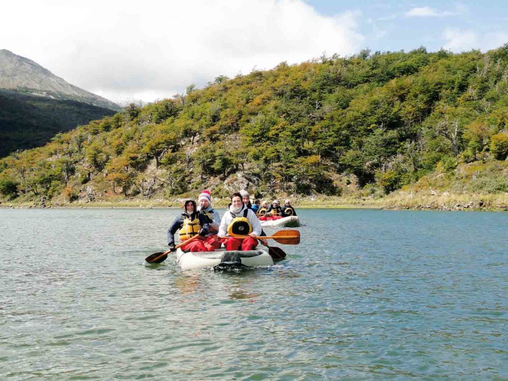 Mit dem Schlauchboot im Tierra del Fuego-Nationalpark unterwegs