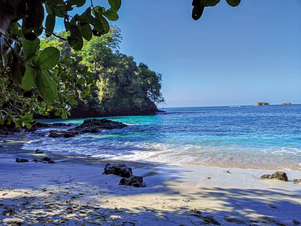 Meer und Strand im Manuel Antonio-Nationalpark