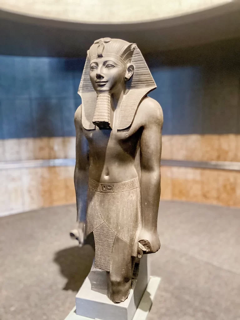 aegypten-statue-pharao