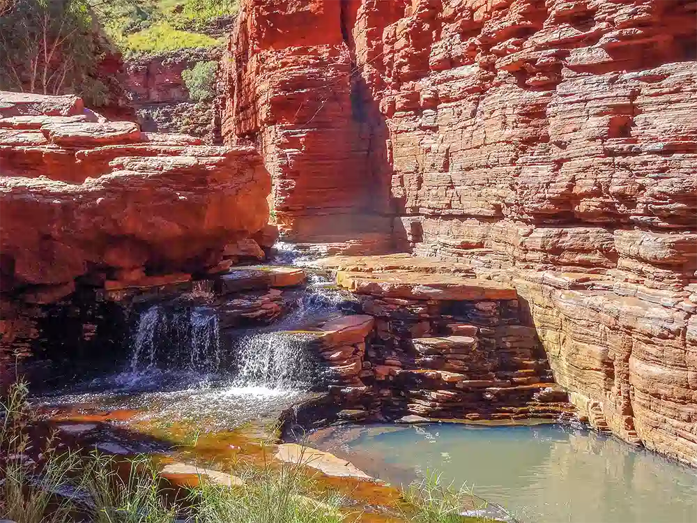 australien-schlucht-pool